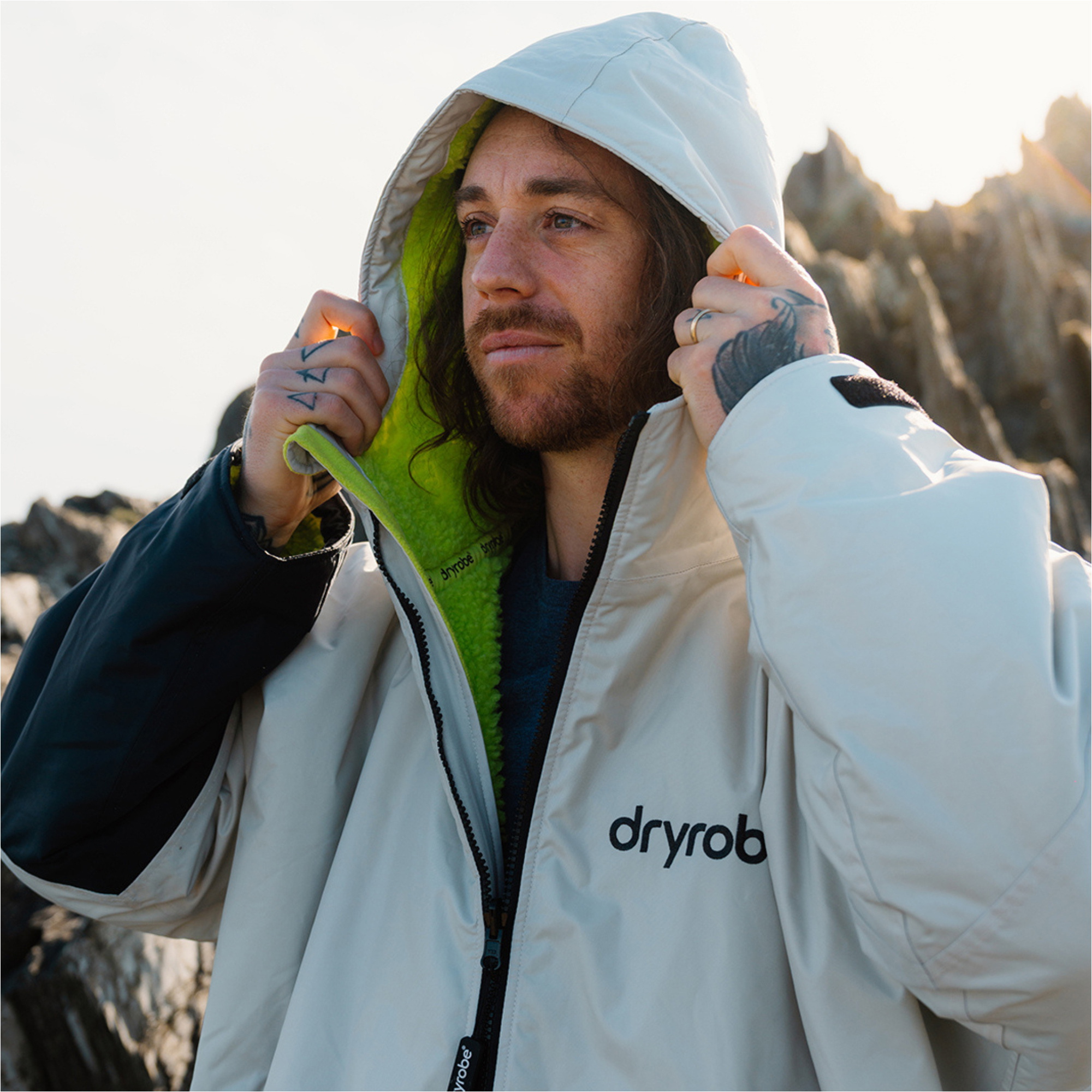 2026 Dryrobe Advance Long Sleeve Changing Robe DALSV3 - Anthracite / Lime